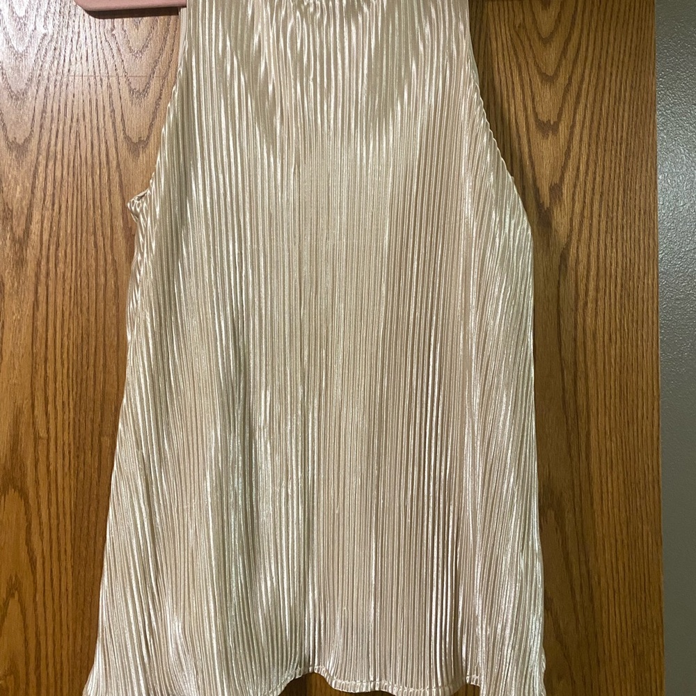 nwt Gold Ribbed Flowy Top